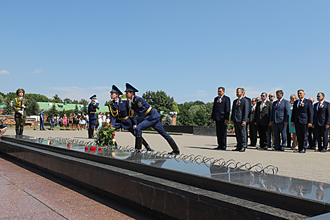 A flower ceremony at the Brest Hero Fortress memorial