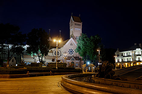 Church of Saints Simon and Helen (Red Church)