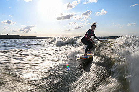 Minskers go surfing