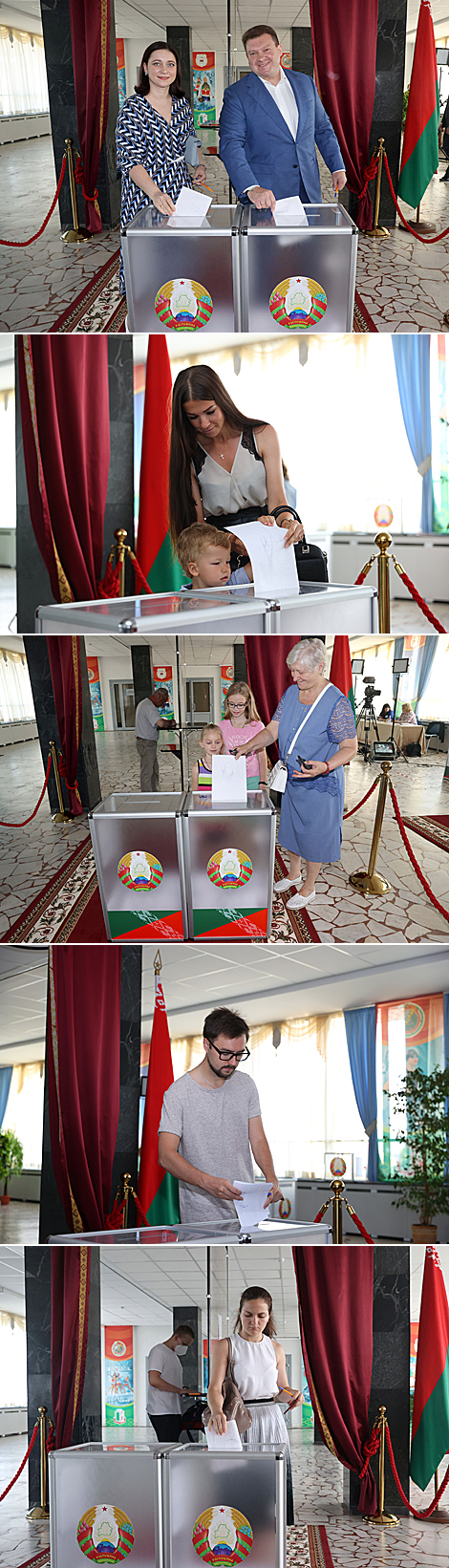 Voting at the polling station No.506 in Minsk