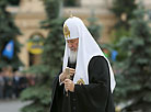 Святейший Патриарх Московский и всея Руси Кирилл возложил венок к монументу Победы в Минске