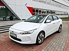"БЕЛДЖЫ" выпрабоўвае электрамабілі Geely Geometry A