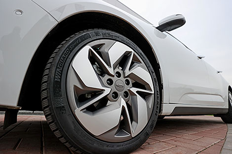 Электрамабіль Geely Geometry A