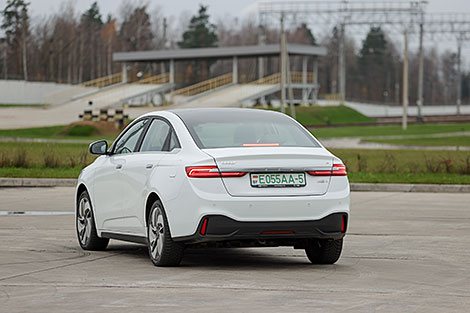 Электрамабіль Geely Geometry A