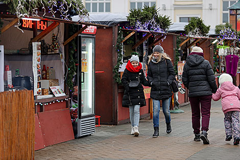 Christmas market by Palace of Sports