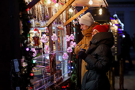 Christmas market by Palace of Sports