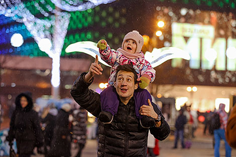 Christmas market by Palace of Sports