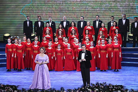 Праздничный концерт во Дворце Республики 