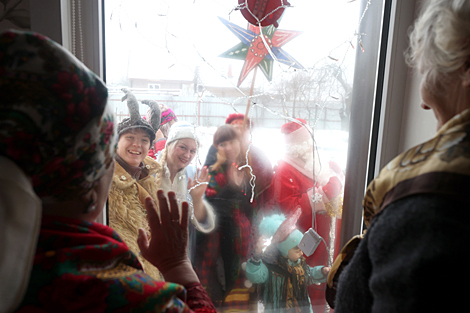 Christmas caroling in Mogilev District