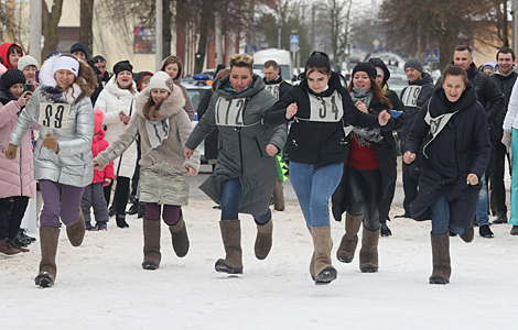 Забег в валенках в Лепеле