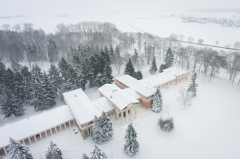 Rdutlovskys Palace in Nesvizh District