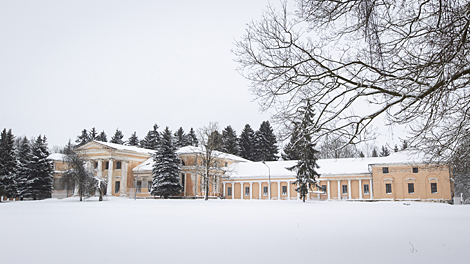 Rdutlovskys Palace in Nesvizh District