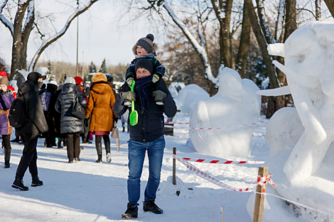 Фестиваль ледовых и снежных скульптур в Ботаническом саду 
