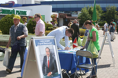 Campaign to collect presidential ballot nomination signatures gets underway in Belarus