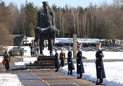 Акция памяти в мемориальном комплексе 