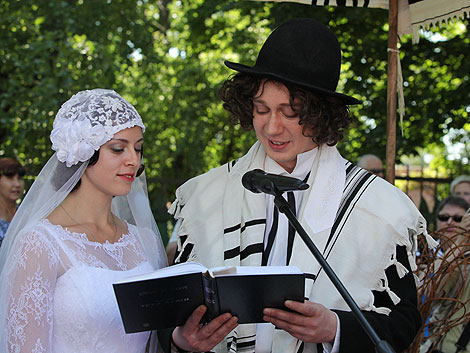 100th anniversary of the wedding of Marc Chagall and Bella Rosenfeld in Vitebsk