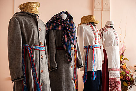 Belarus' traditional outfit