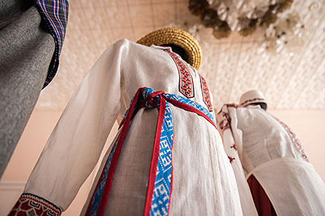 Belarus' traditional outfit