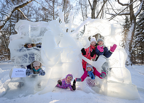 Фестиваль ледовых и снежных скульптур в Ботаническом саду Минска