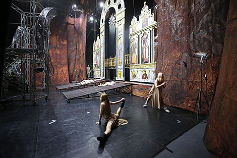 Juno and Avos rock opera in Minsk