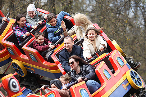 Theme parks open in Minsk