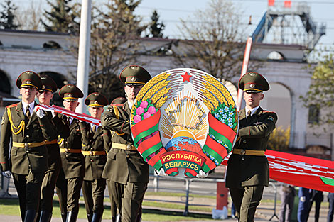 Торжественный ритуал чествования государственных флага и герба 