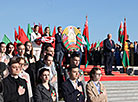 Solemn ritual to honor state emblem, flag 