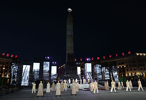 胜利日：在白罗斯首都纪念碑处举行“人民功勋不朽”盛大音乐会