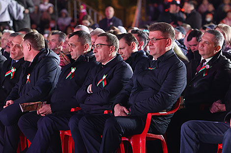 Gala concert in Pobedy Square