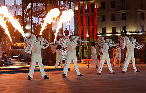 Gala concert in Pobedy Square