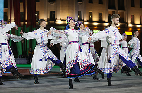 Gala concert in Pobedy Square