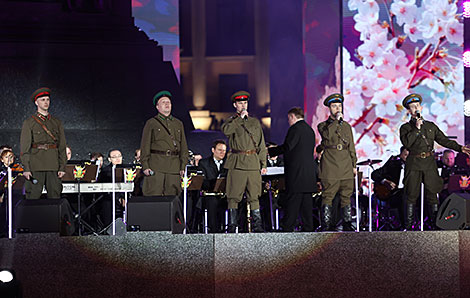 Gala concert in Pobedy Square