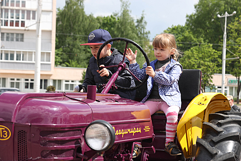 Святкаванне 75-годдзя МТЗ 