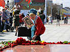 Wreath-laying ceremony in Pobedy Square in Minsk