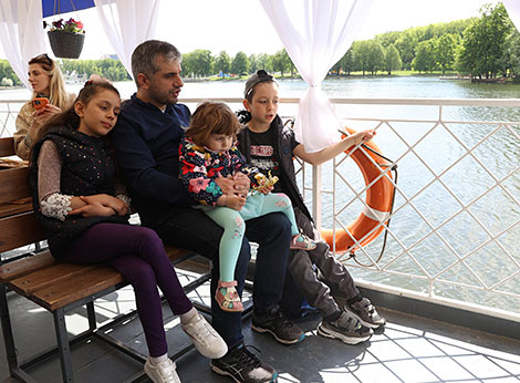 Цеплаходную прагулку для дзяцей правялі валанцёры ў Мінску