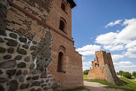 Heritage of Belarus: Remains of Novogrudok Castle