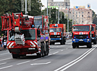 Парад ратавальнікаў і тэхнікі МНС у Мінску