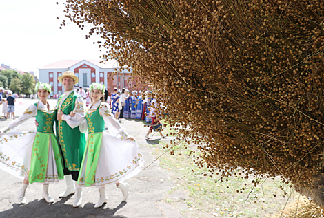 Linen Merry-Go-Round 2021 Festival