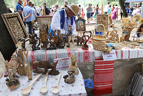 Linen Merry-Go-Round 2021 Festival