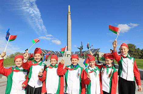 Ceremony of laying wreaths at the Minsk Hero City memorial