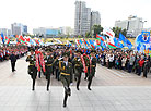 Церемония возложения венков к стеле "Минск – город-герой"