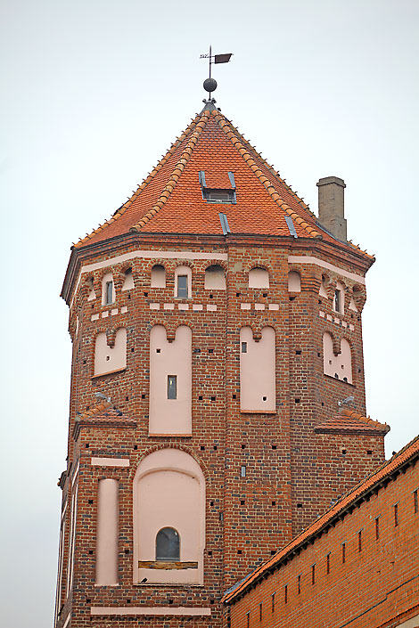Паўднёва-заходняя вежа Мірскага замка