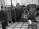 Вручение Брестской крепости-герою ордена Ленина и медали "Золотая звезда", ноябрь 1965 года