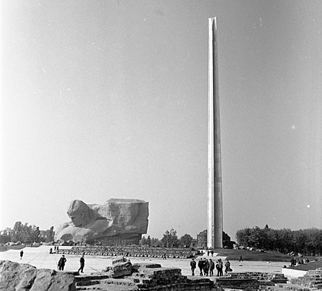 Брестская крепость-герой. Площадь Церемониалов, сентябрь 1971 года