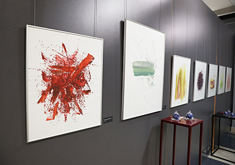 Art and fragrance mix at exhibition in Minsk