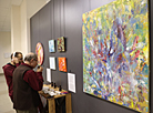 Art and fragrance mix at exhibition in Minsk