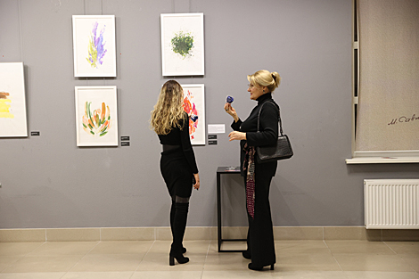 Art and fragrance mix at exhibition in Minsk