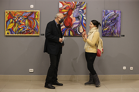 Art and fragrance mix at exhibition in Minsk