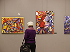 Art and fragrance mix at exhibition in Minsk