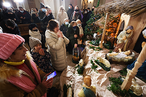 Католики празднуют Рождество Христово